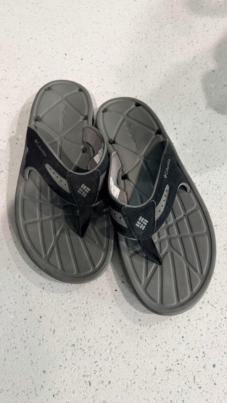 Columbia Mens Sandals Size 9 Black Gray Omni Grip Sport Flip Flops Outdoor